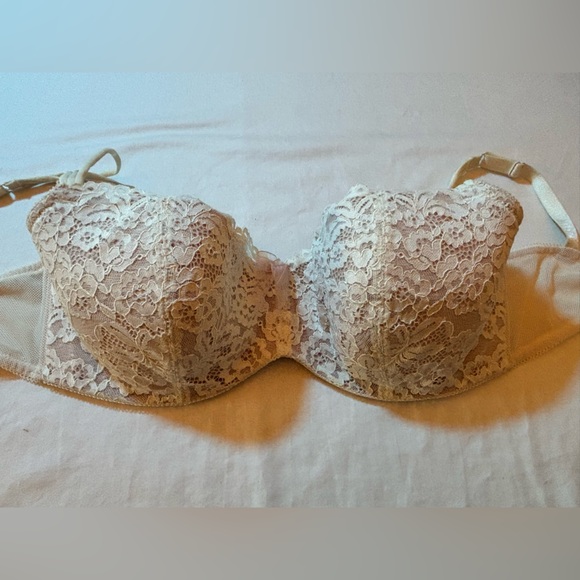 b.tempt’d Ivory Lace Underwire Bra 36DDD Full Coverage Lined - Picture 1 of 11